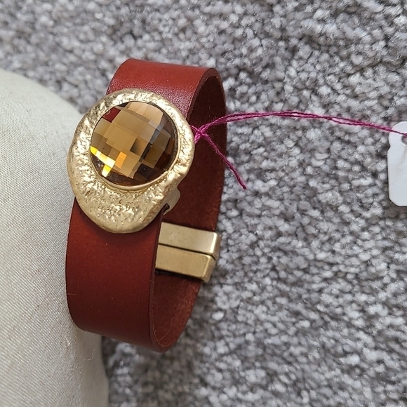 TRÏBE Brown Faux leather magnetic bracelet with Amber color Stone - Picture 1 of 7